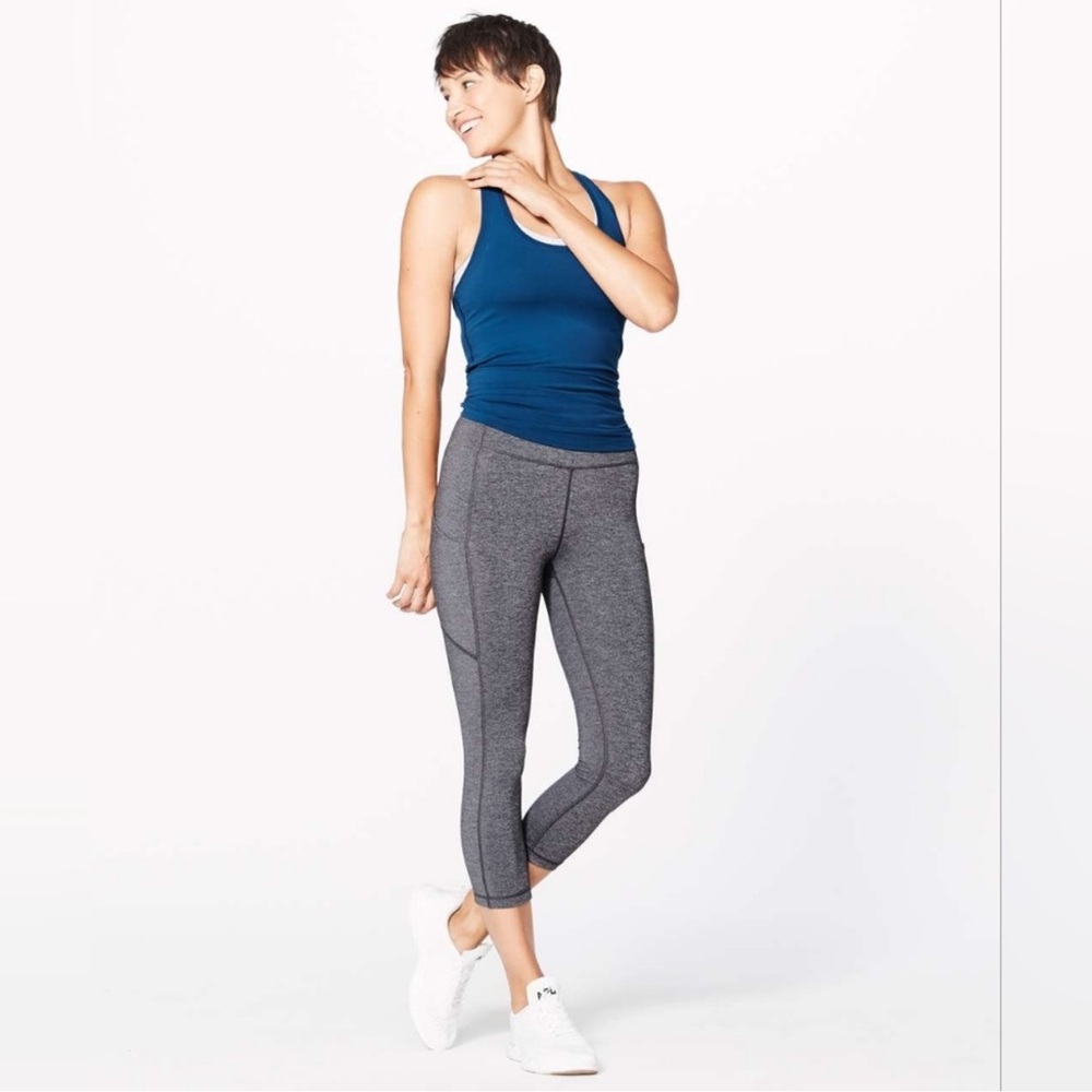 Lululemon Speed up crop (21”)